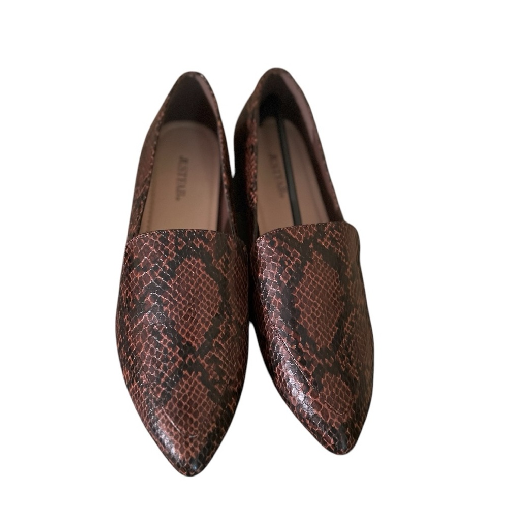 JustFab Florea Flats Women’s Shoes Snakeskin Design size 10 Pointed Closed Toe